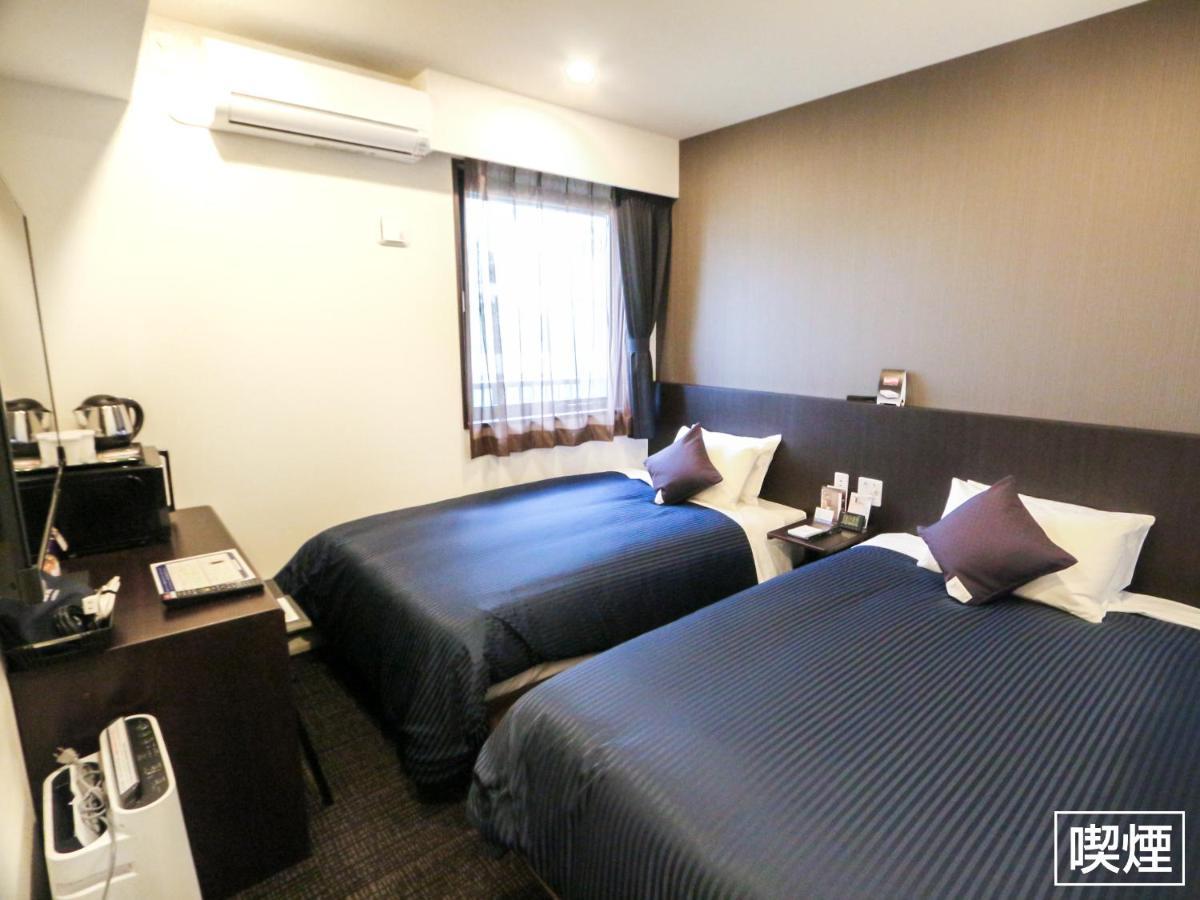 HOTEL LiVEMAX Yokohama Stadium Mae Bagian luar foto