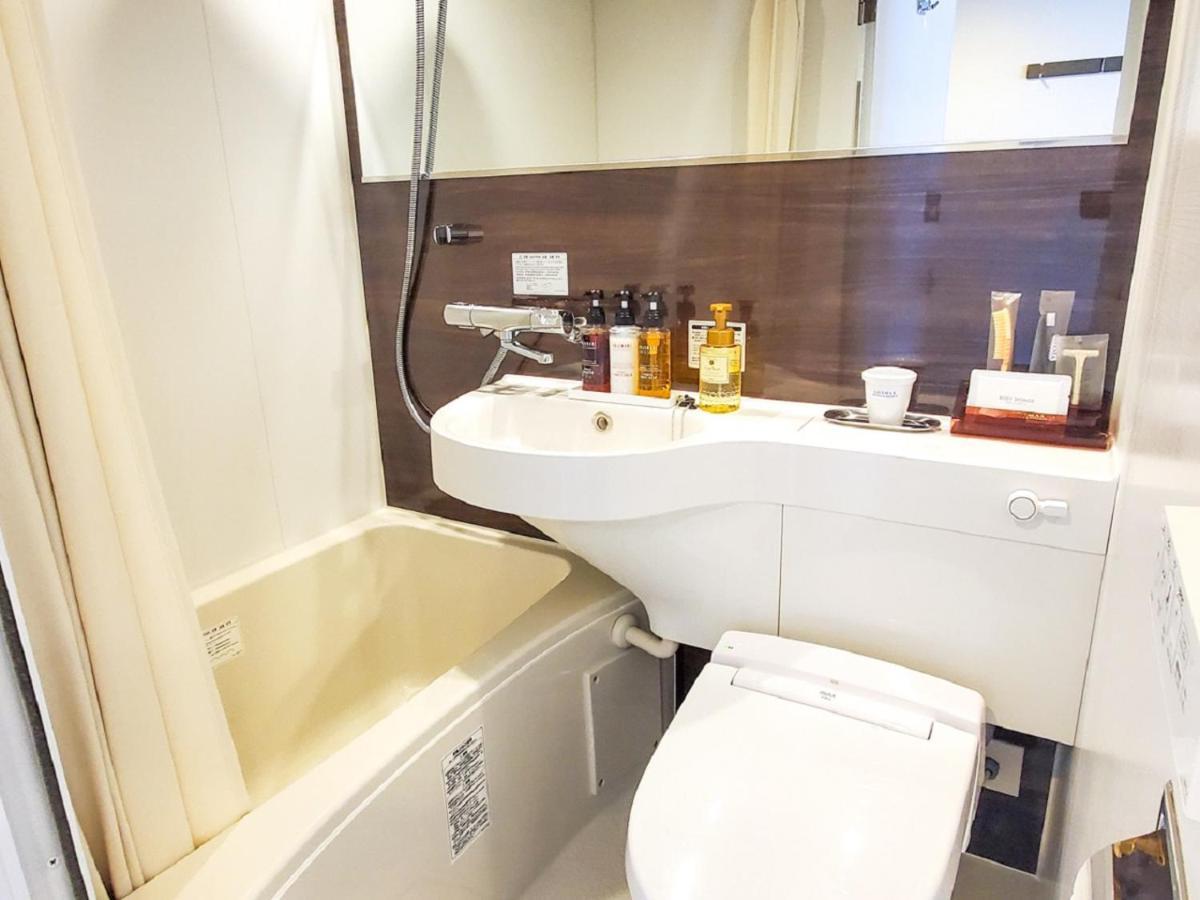 HOTEL LiVEMAX Yokohama Stadium Mae Bagian luar foto